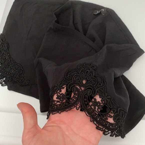 Aritzia Talula Shorts - Picture 2 of 2